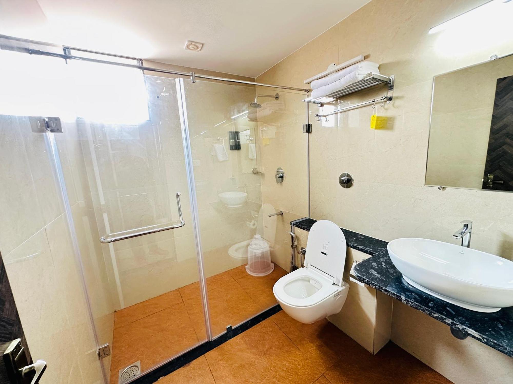 Shambhavi Hotel And Convention Centre Udupi Buitenkant foto
