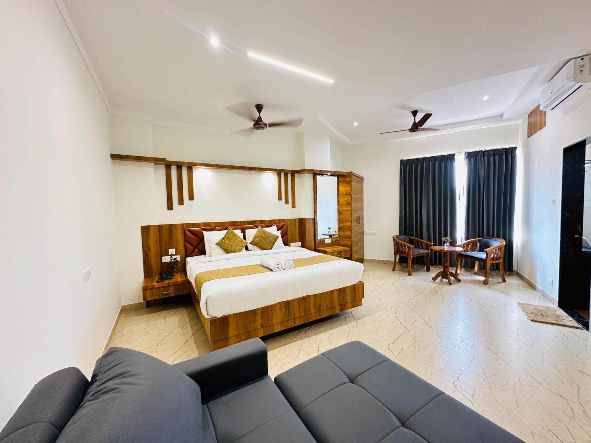Shambhavi Hotel And Convention Centre Udupi Buitenkant foto
