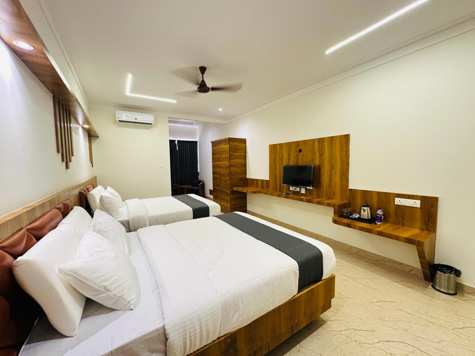 Shambhavi Hotel And Convention Centre Udupi Buitenkant foto